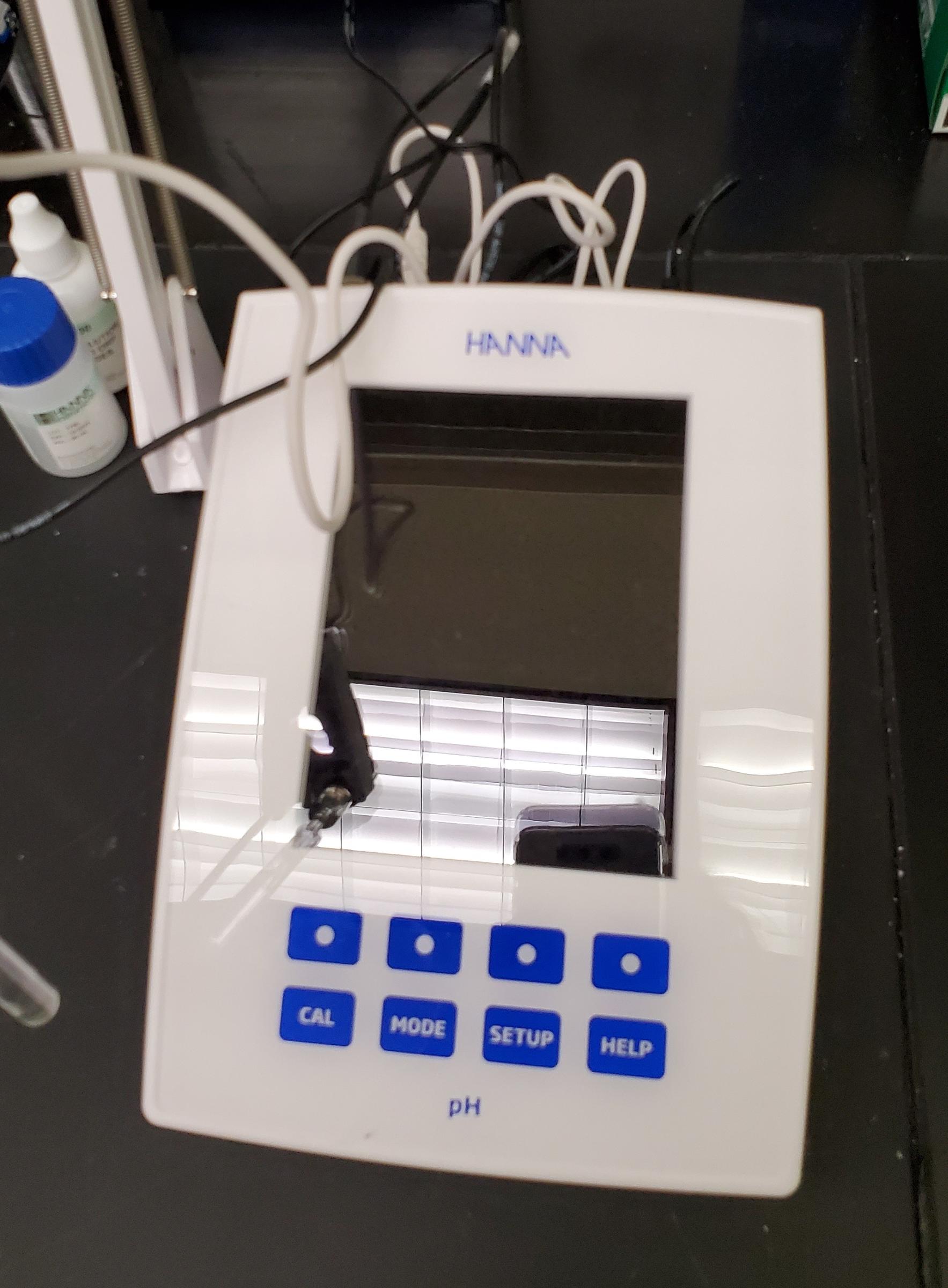 Hanna様 Hanna 5221 pH Meter | NIST